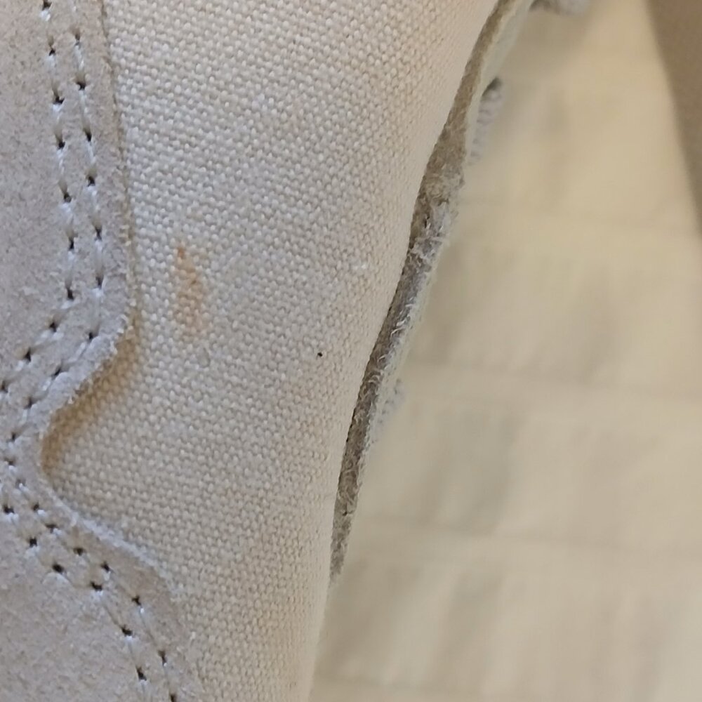 New Balance 574 Women's sneakers size 11 lavender color. like new 1 minor scuff - Picture 5 of 5